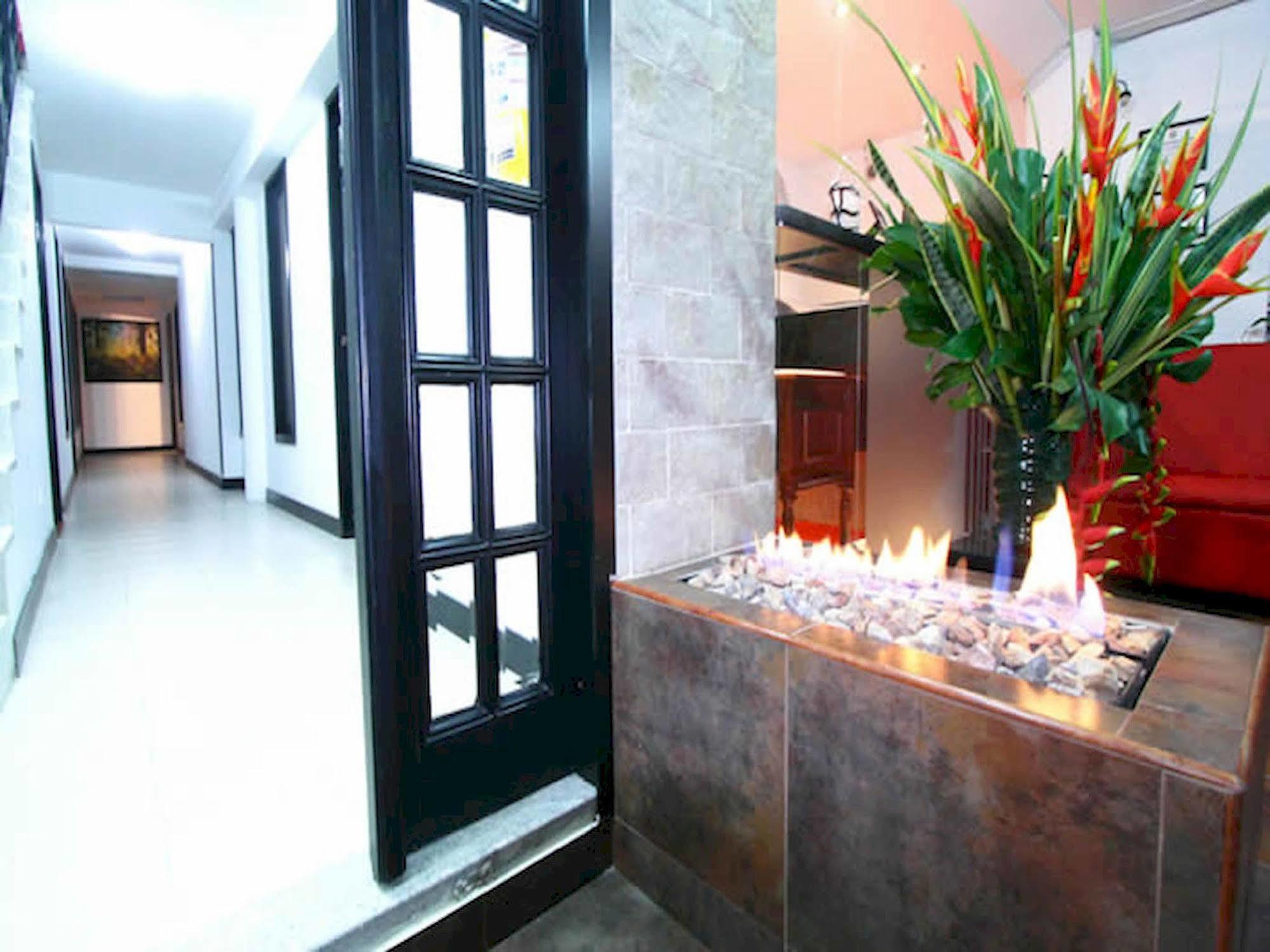 Hotel Aj Ferial Bogota Buitenkant foto